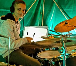 Max Friedrich ist Schlagzeuger bei Impex, der Band aus Wernigerode (Harz)